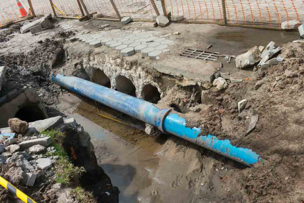 exposed water pipe exposed water pipe