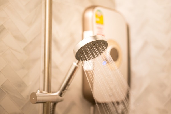 electric tankless water heater showerhead